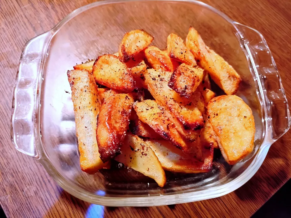 油で揚げないドイツ風フライドポテト作りました🥔|quita (喜田)さん