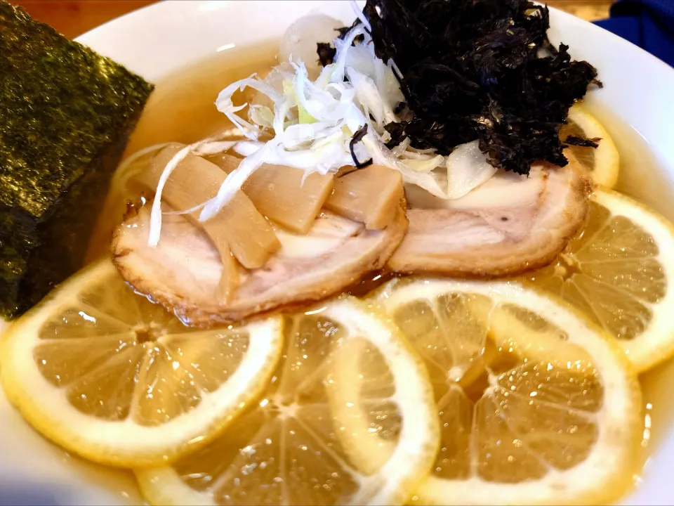 【TRYラーメン大賞2019 - 2020 
新人賞 にぼし部門1位】 
【夏期限定】
新潟中華そば うめ川 
冷製中華そば (950円) 
＋ライス (100円)
＋岩海苔 (うめ川Tシャツ着用で無料)
@板橋区役所前5分 
(JR板橋駅から徒歩19分) 
25173
〈醤90塩26噌󠄀15タ6昆8出8F10
冷9混1〉|大脇さん