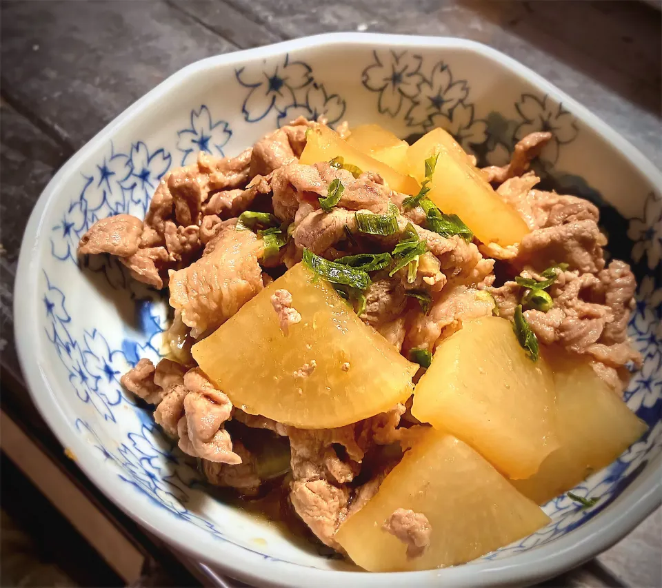 今夜は、大根と豚肉の甘辛炒めを頂きました😋👍✨|ギムレットさん
