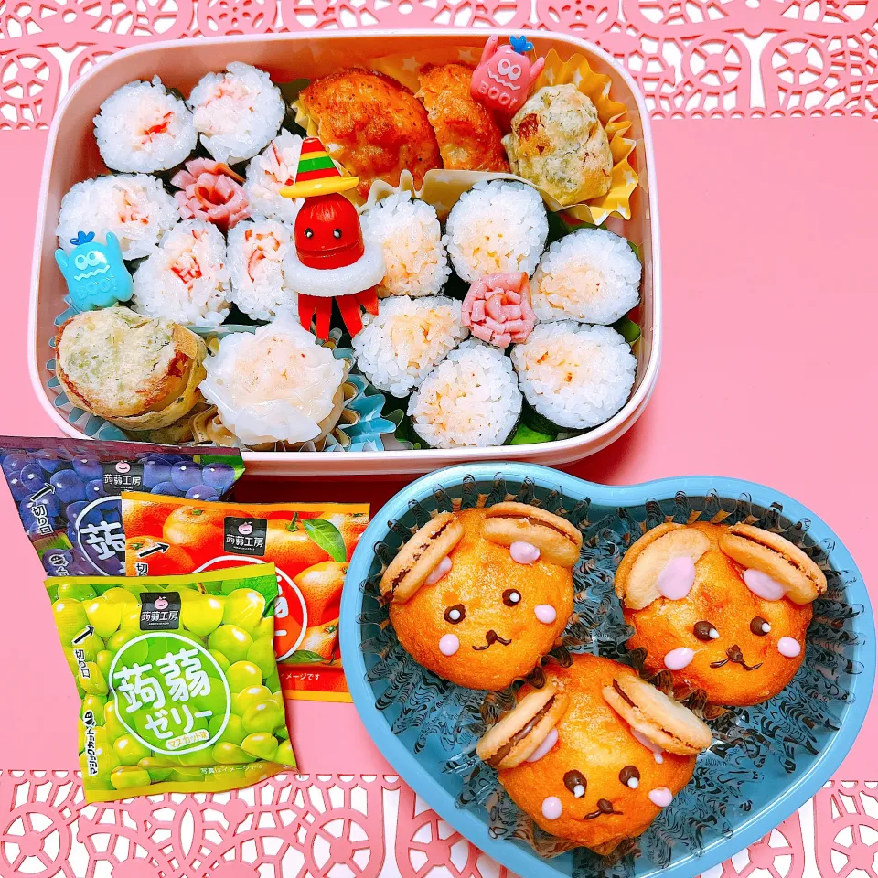 海苔巻き&ミニカップケーキお弁当🍱|miyurumoさん