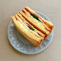 全粒粉食パンのクラブサンド