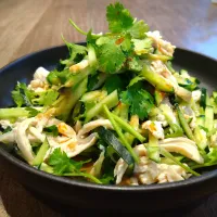 蒸し鶏ときゅうり パクチーのサラダ|古尾谷りかこさん