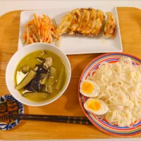 今日の夕食　グリーンカレー、そうめん、餃子、ごぼうサラダ|pinknari🐰🌈さん