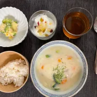 鱈のシチューメインのお夕飯🌛|みーぬさん