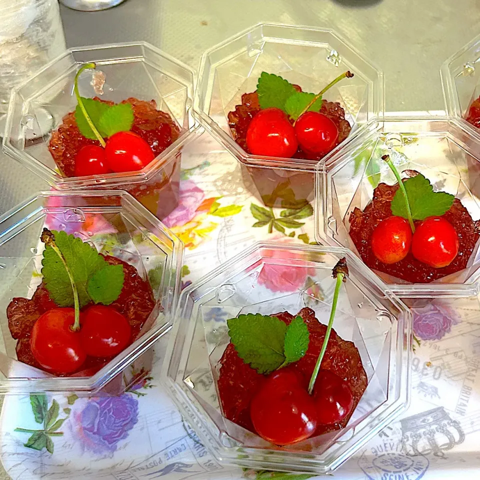 さくらんぼ🍒二層のゼリー|🍊🍒ユッキー🎂🍞🍲さん