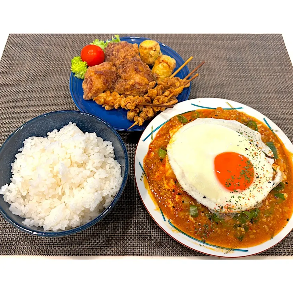 高校生息子のお昼ご飯🍚 麻婆豆腐と唐揚げ🍗🍚|Snow10さん