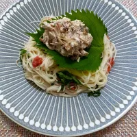 梅と大葉のおそうめんサバマヨのせ