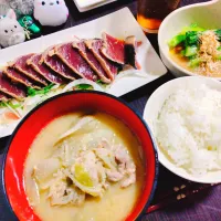 ごはん、豚汁、カツオのたたき、小松菜のお浸しとろろがけ|サトリさん