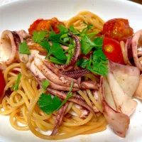 イカとトマトのパスタ|ネコさん