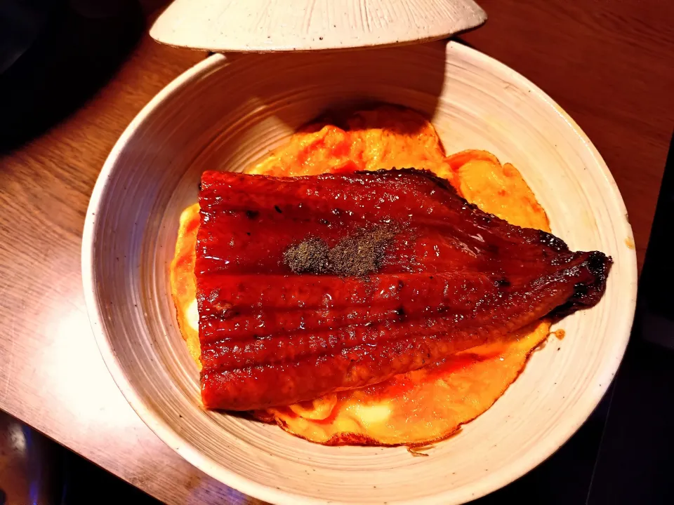 長さ35センチのうなぎの蒲焼の残りで鰻玉丼作りましたした〜🍜|quita (喜田)さん