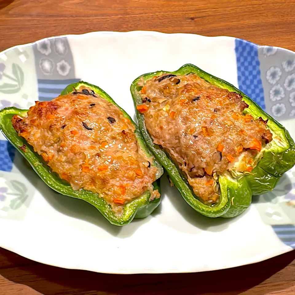 大きなピーマンの肉詰め|124goさん