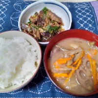 大分の郷土料理　りゅうきゅう、豚汁、ごはん|よっちびやばんぶーさん
