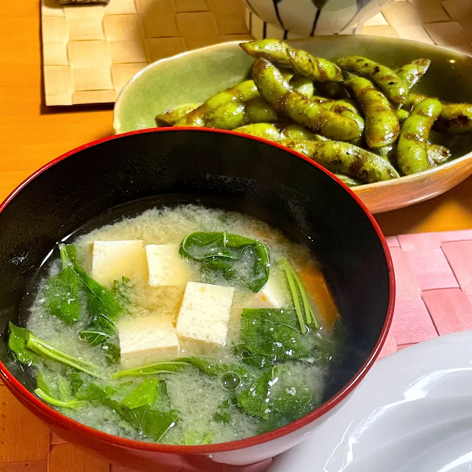 おかのりと豆腐の味噌汁と枝豆のオイスターソース炒め|ゼニコさん