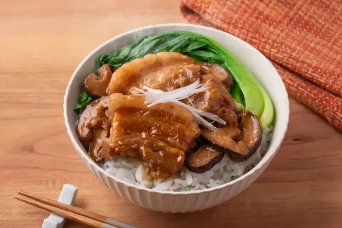 トンポーロー丼|マルコメ キッチンさん