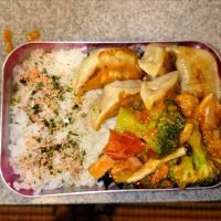 ダンダダン餃子、ブロッコリートマトクリームソース和え弁当7/4|まりっぺ2025さん