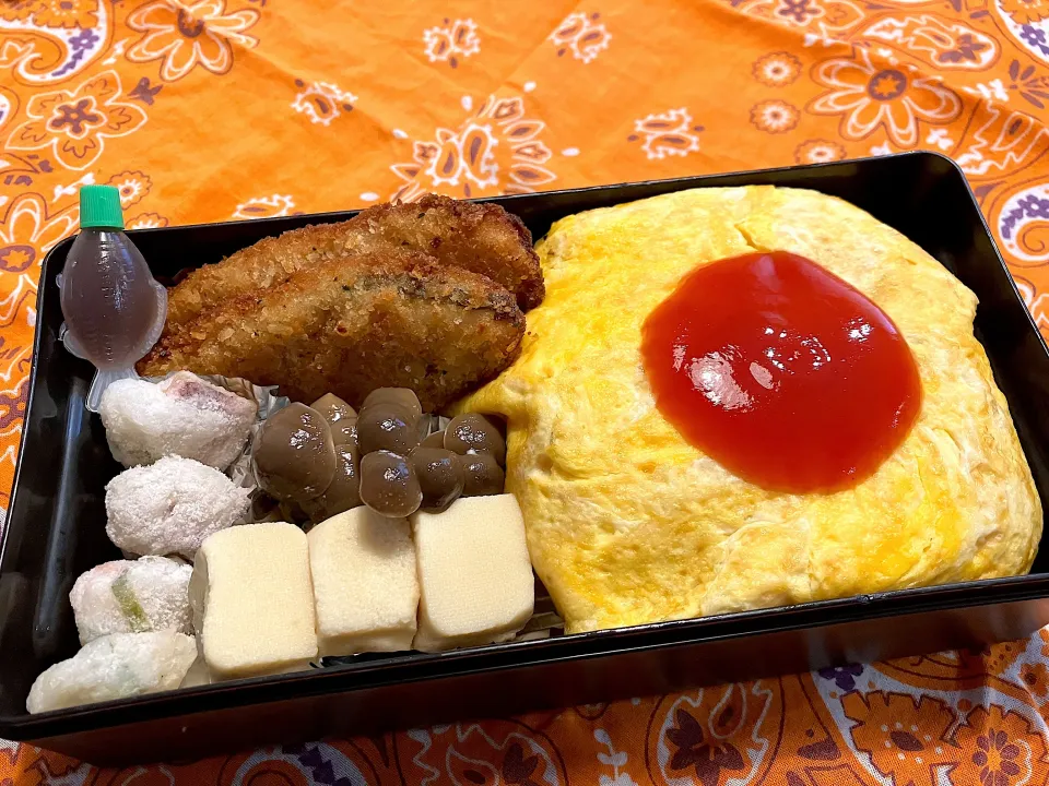 2025.7.4 息子弁当　◎オムライス　◎高野豆腐としめじの煮物　◎シャケフライ　◎タコとシソのちぎり揚げ|goroさん