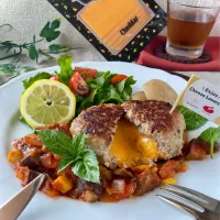 チーズインハンバーグ～夏野菜ラタトゥイユソース～|スイーツポテトさん