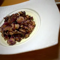 コレも超簡単料理の【茄子の塩揉み】コレだけでご飯が何杯でも食べられる夏の定番郷土料理です 長なすの間引きなすがまだ細くて塩揉みに丁度良かったので5本全部塩揉みにしました|🐈⸒⸒⸒⸒つるのダンス🐈🐾さん