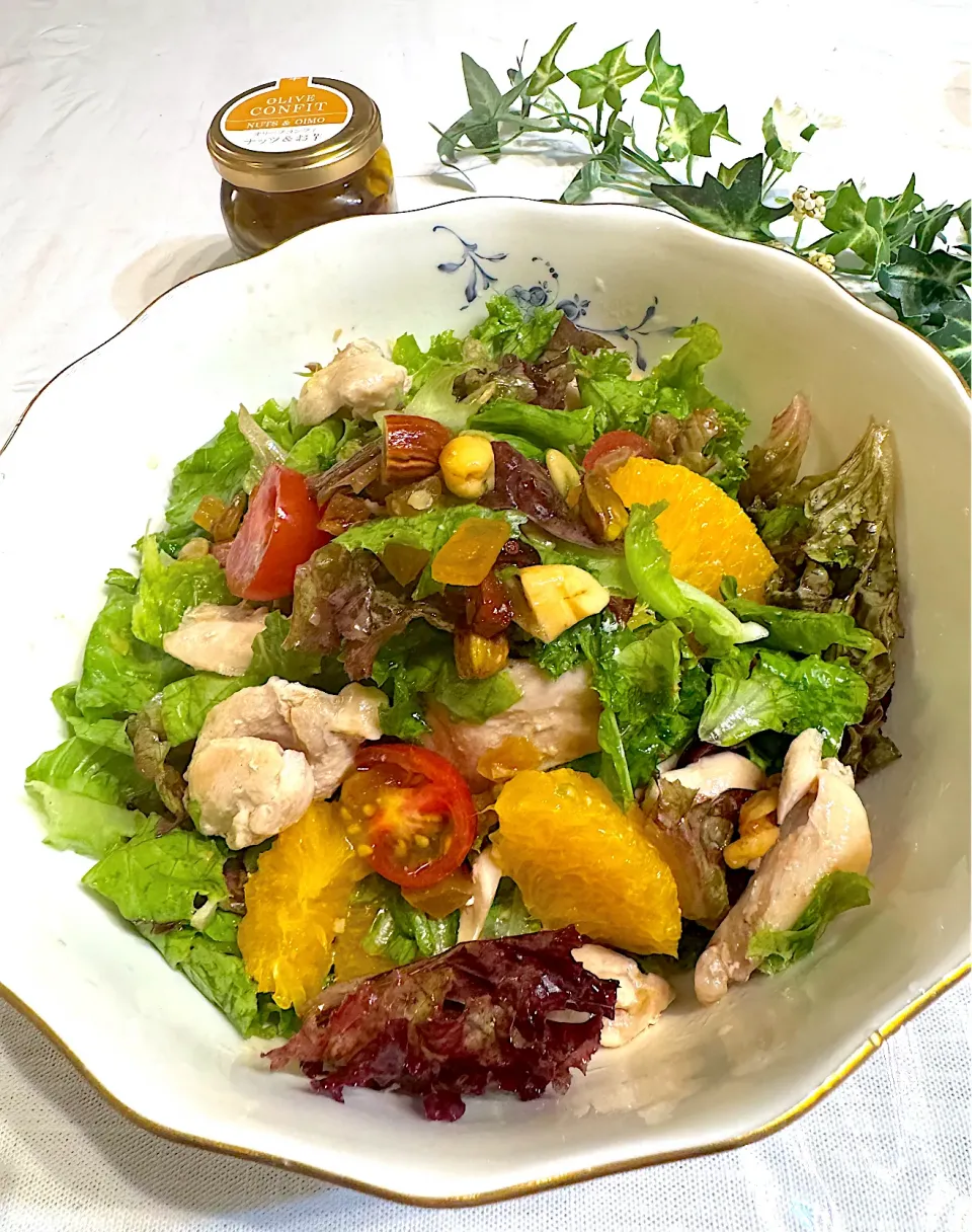 りんりんさんの料理 鶏ももとオレンジのナッツソースサラダ|りんりんさん