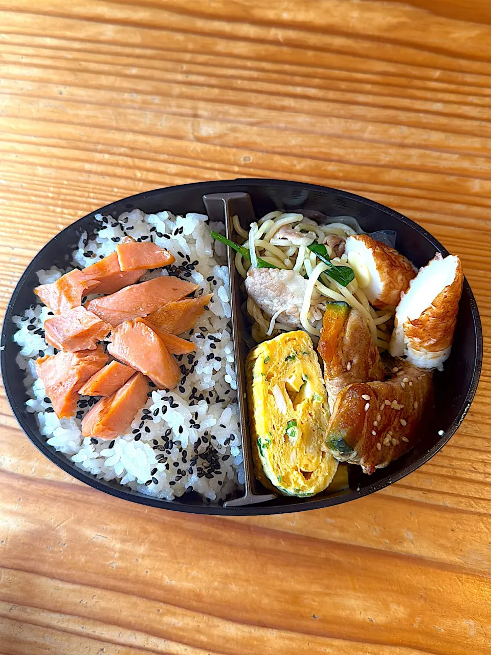 土曜日弁当（塩焼きそば、なんきん豚巻き）|ももかさん