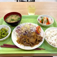 寮の晩ごはん😋|すかラインさん