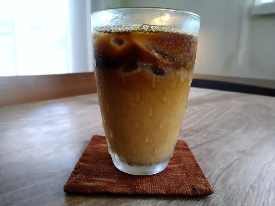 アイスラテ|古尾谷りかこさん