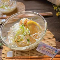 揖保乃糸 𓂃◌𓈒𓐍 冷たい鶏だしスープで