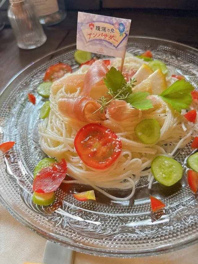 Snapdishの料理・レシピ写真:生ハムとトマトの そうめん｜今年の夏も、素麺やっぱり揖保乃糸♪