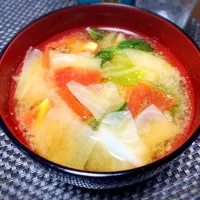 トマトとバジルのお味噌汁