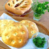 じゃがいも🥔とパセリのフォカッチャ🌿|ましてさん