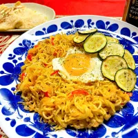 とろ卵ダブルビネガークリーム焼きそば| からあげさん