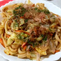 だしと醤油をきかせた焼きうどん💕太麺が美味しい🍀|深夜特急fさん