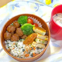 混ぜ込みご飯とさつま揚げ弁当|ゆっきーさん