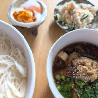 素麺　具沢山つけ麺　ピリ辛味変温玉|チョコさん