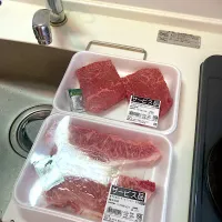 飛騨牛のサーロインステーキ用のお肉とももステーキ用のお肉を買い、| なびさん