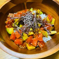 サーモンとアボカドのユッケ丼🥑| わーさん