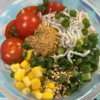 そうめん　ミニトマト　しらす　コーン　わかめ|kaori_831さん