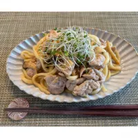 エリンギと豚肉の柚子胡椒焼きうどん|こぐまさん