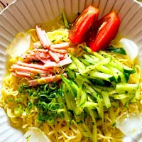 冷たいインスタント塩ラーメン。|ちはるさん