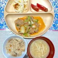 豚キムチ炒めと玉ねぎうまいと五目ご飯|おしゃべり献立さん