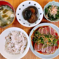 まぐろのたたき♡モロヘイヤのお浸し♡しいたけの煮物♡お味噌汁♡| まゆかさん