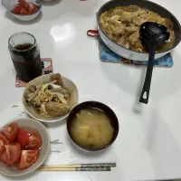 晩御飯☆カツとじ☆トマトの甘酢☆みそ汁（じゃが芋・玉葱・しめじ）|Saharaさん