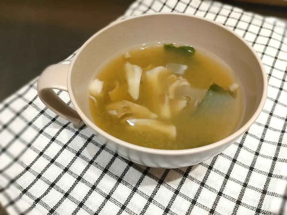 液みそ）お椀でレンチン1人前味噌汁|みりさん