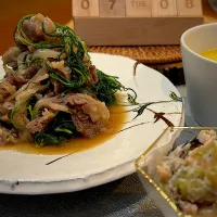 夕飯　牛バラ肉のすき煮　シャキシャキな、おかひじき入り、|こげちぃさん