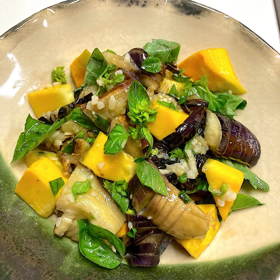 コリンキーとナスのホットバジルサラダ|CHIZUさん