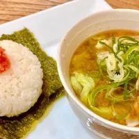 「おにぎりモーニング」🍙
お味噌汁、常備菜、お漬物を添えて
朝ごはん💦| ばくあんしゃさん