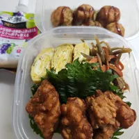 ☆高校生弁当☆うどん、唐揚げ、金平牛蒡、しらす葱卵焼き、たこ焼き、ゼリー| ｼｮｺﾗさん