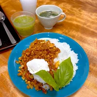 大豆ミンチとナッツの「いざ飯」ドライカレー|くまちゃんさん