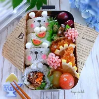 🌱(・(ェ)・)🌱
白くまくん
焼肉裏巻き寿司弁当|ayano.adshさん