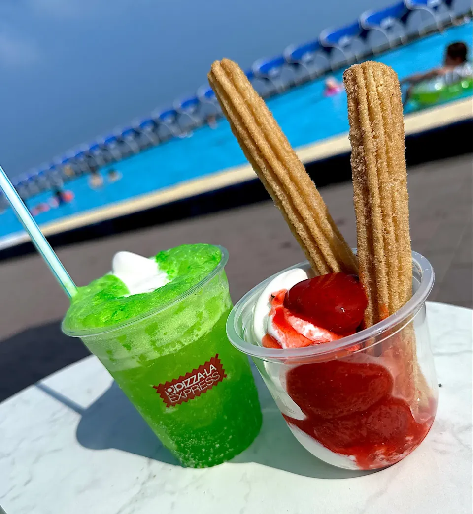 プールdeアイス🍦|ナムナムさん